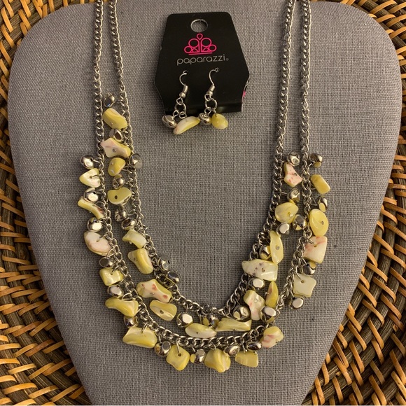 Pebble Pioneer Yellow Layered Beaded Necklace Set - Picture 1 of 2